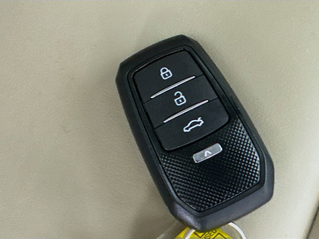 Used 2014 Toyota Prius V Five image 34