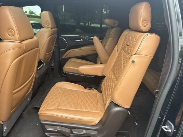 Used 2021 Cadillac Escalade ESV Sport w/ Driver Assist Tech Package AWD/4WD image 9