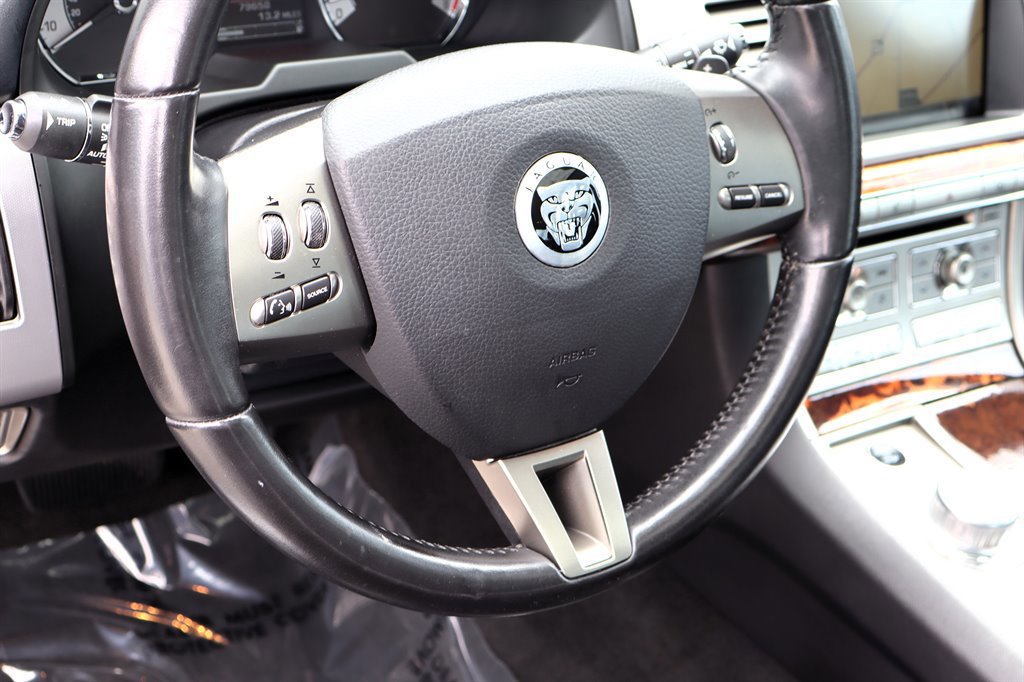 Used 2011 Jaguar XF Premium RWD image 32