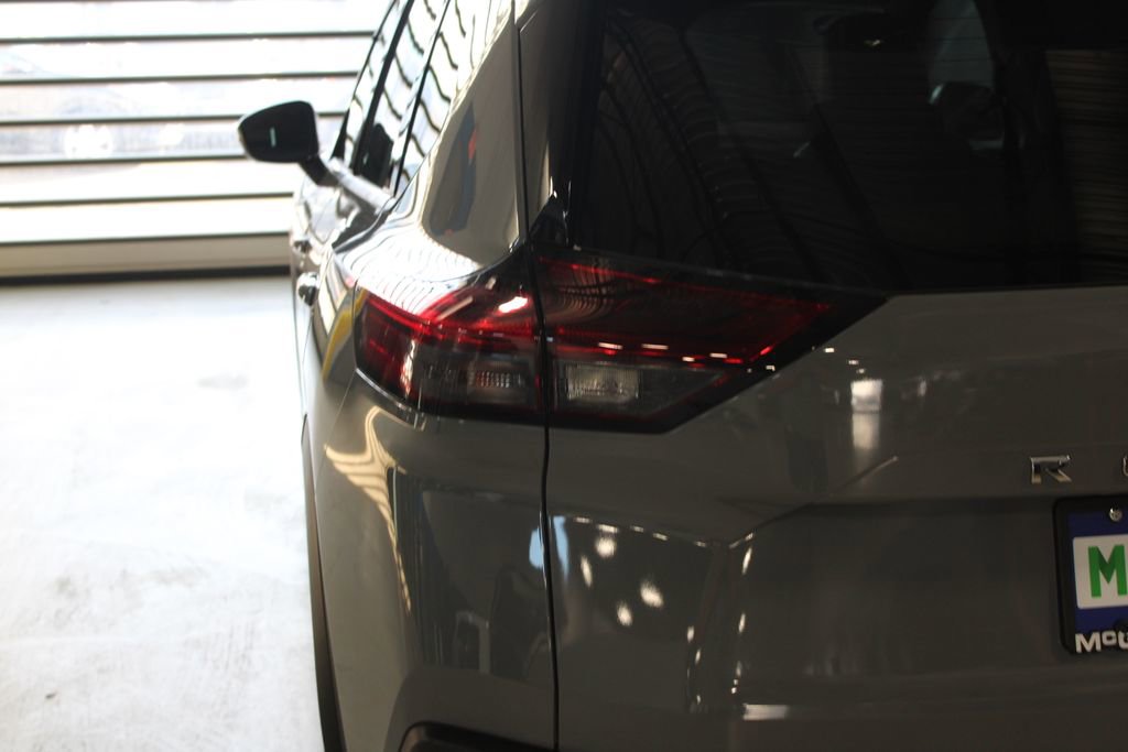 Used 2021 Nissan Rogue SL image 42