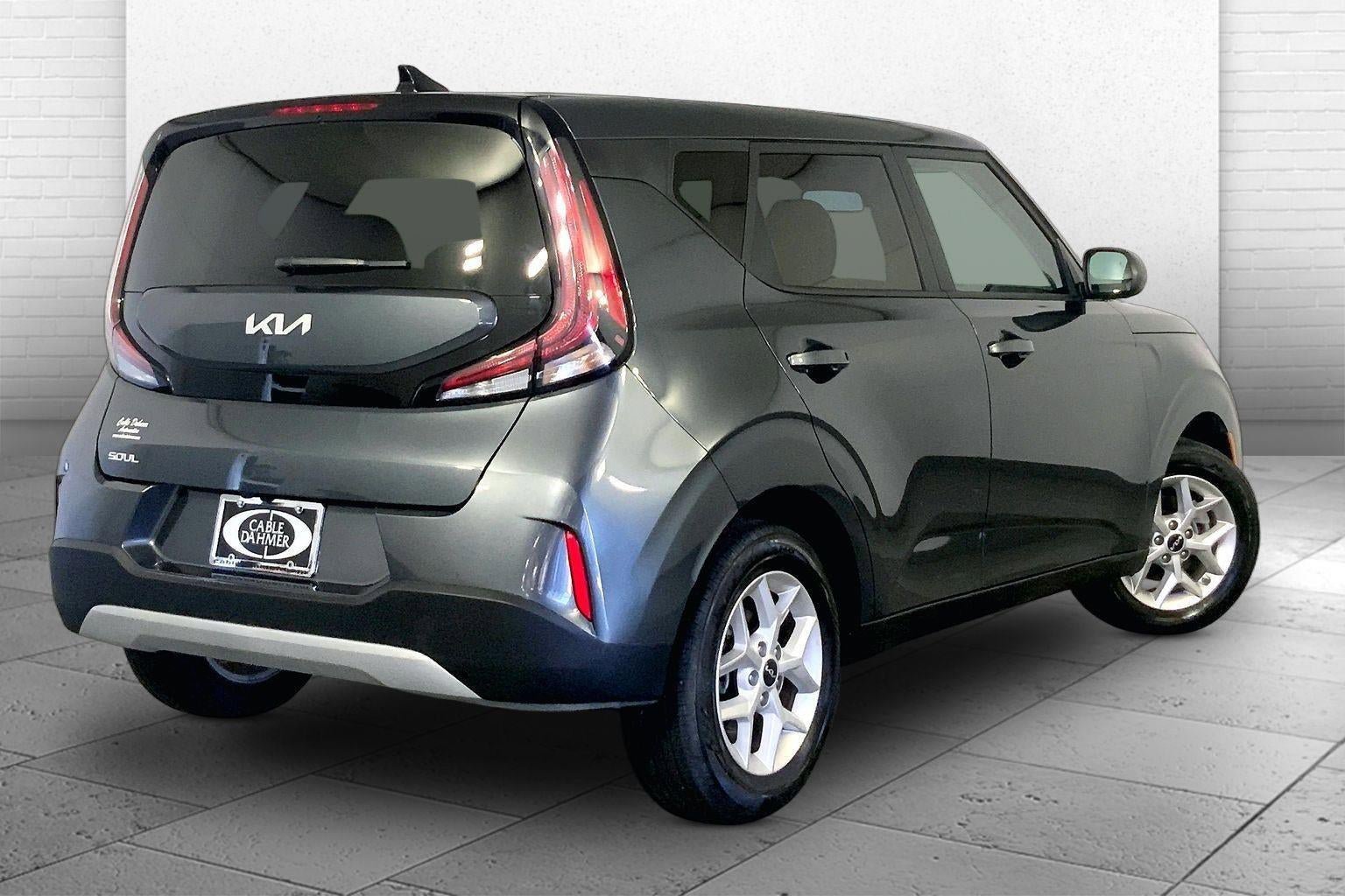 Certified 2025 Kia Soul LX FWD image 13