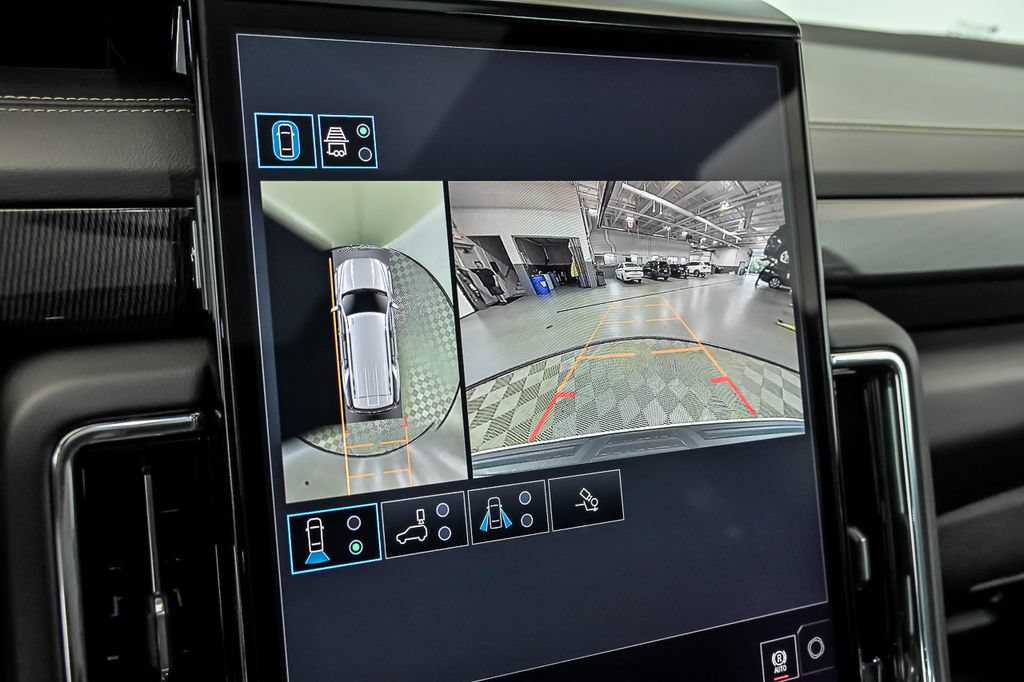 New 2026 GMC Yukon Elevation w/ Elevation Premium Package AWD/4WD image 18
