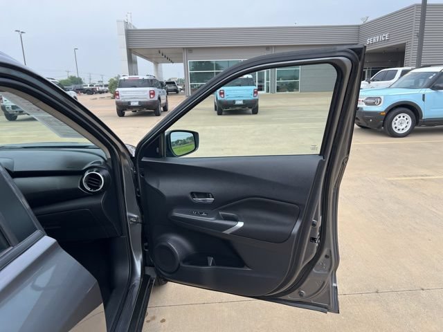 Used 2024 Nissan Kicks SV FWD image 24