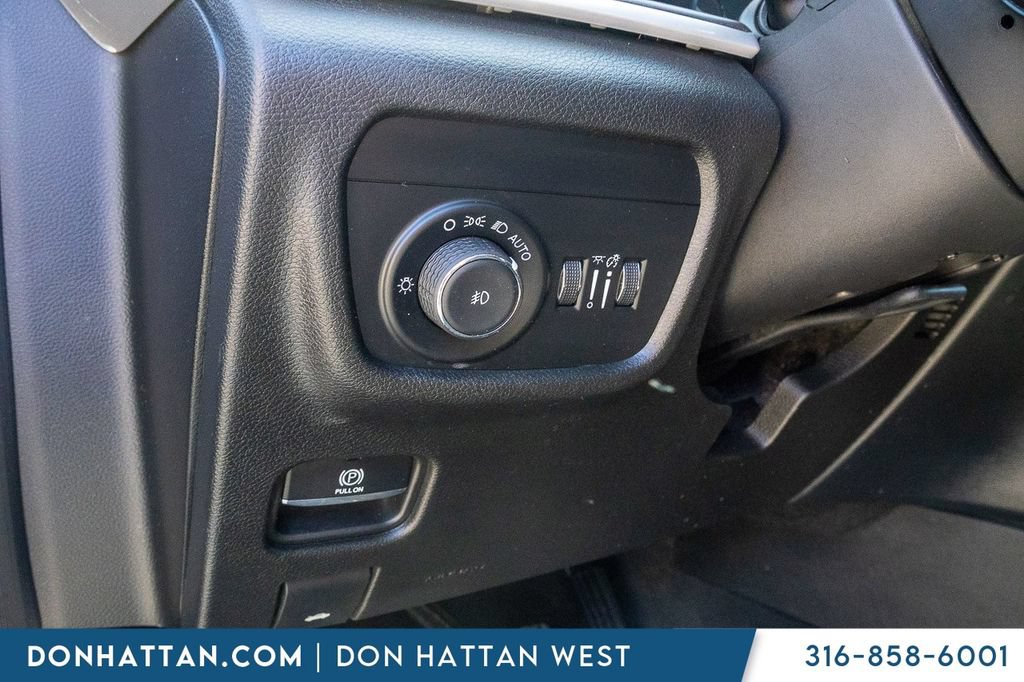 Used 2023 Jeep Grand Cherokee L Limited w/ Trailer Tow Group (B) AWD/4WD image 16