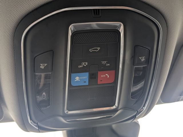Used 2023 Jeep Grand Cherokee Limited AWD/4WD image 28