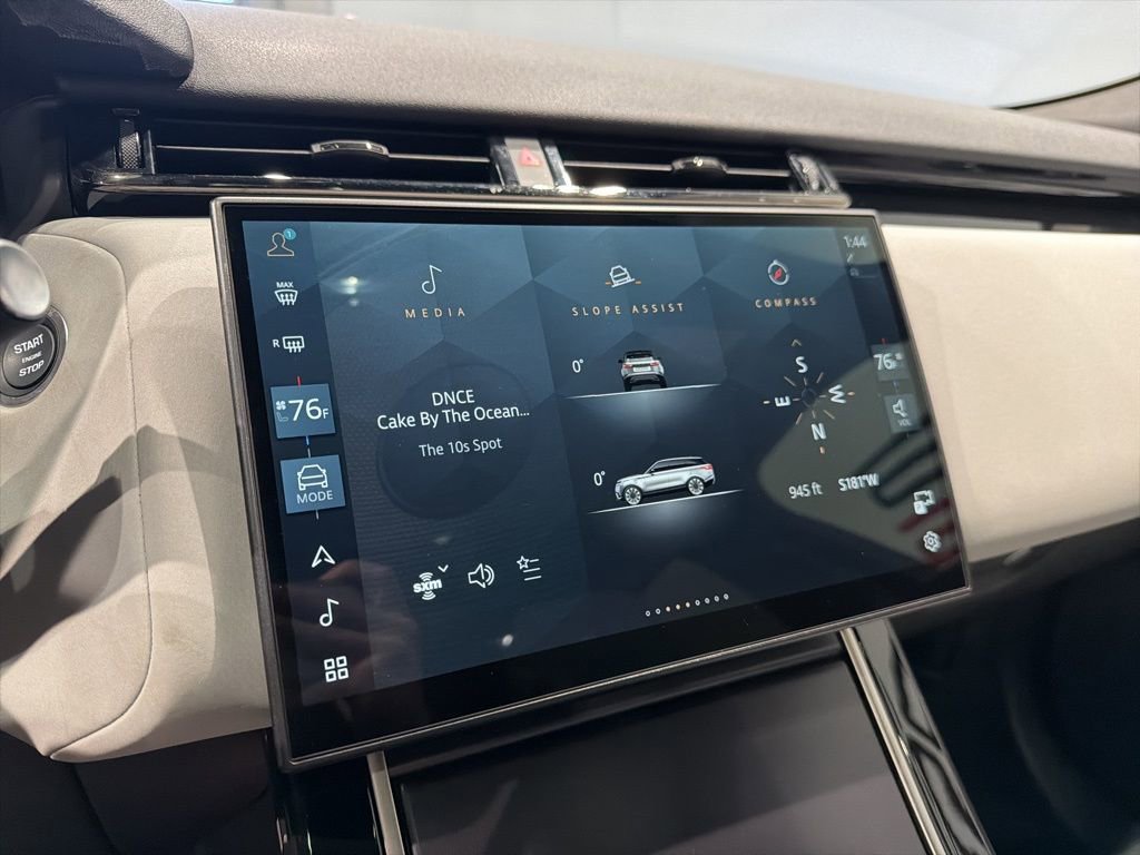 Used 2026 Land Rover Range Rover Velar Dynamic SE image 18