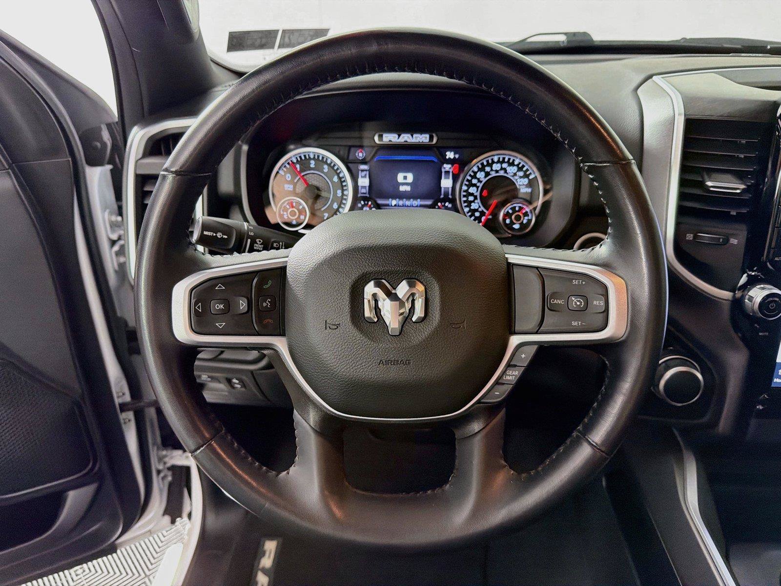 Used 2023 RAM 1500 Big Horn AWD/4WD image 3