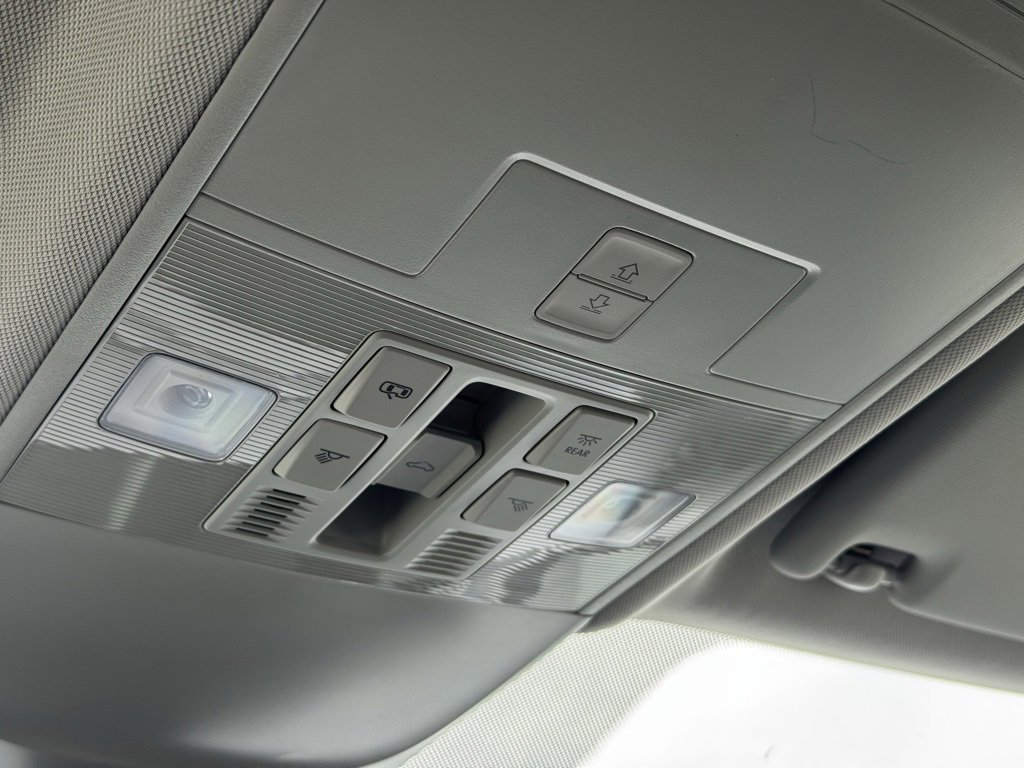 New 2025 Volkswagen Taos SEL image 32