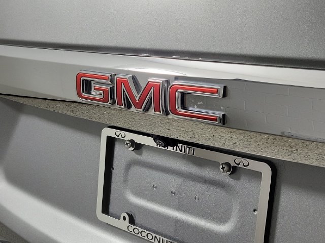 Used 2023 GMC Yukon SLT AWD/4WD image 5
