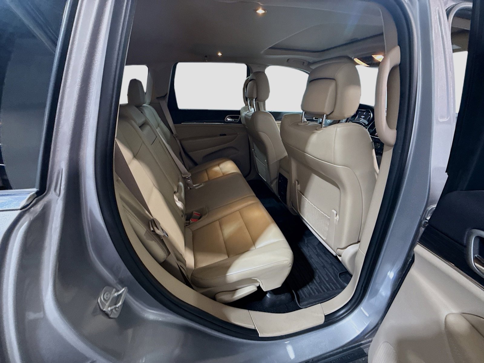 Used 2020 Jeep Grand Cherokee Limited image 19