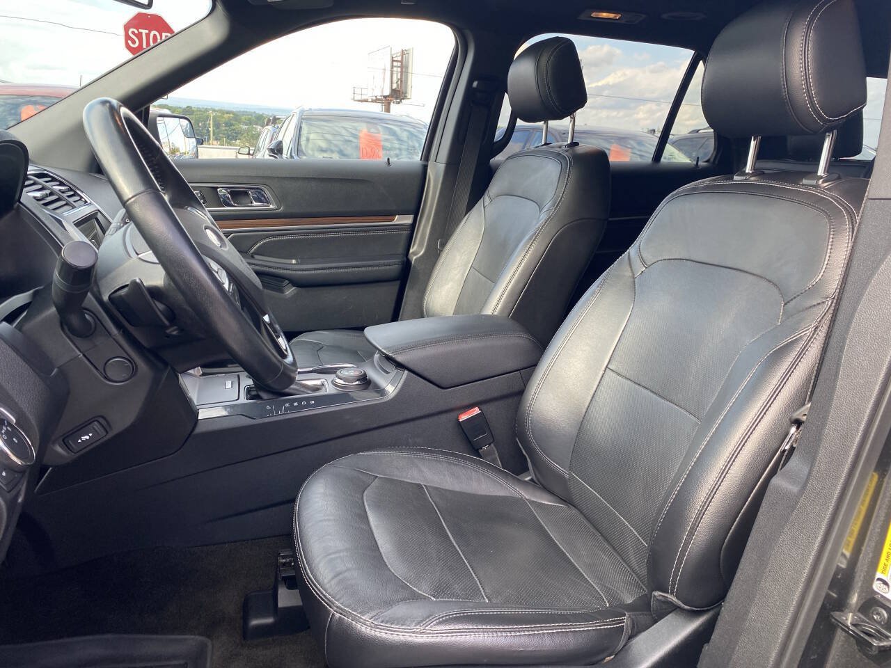 Used 2017 Ford Explorer Limited AWD/4WD image 12