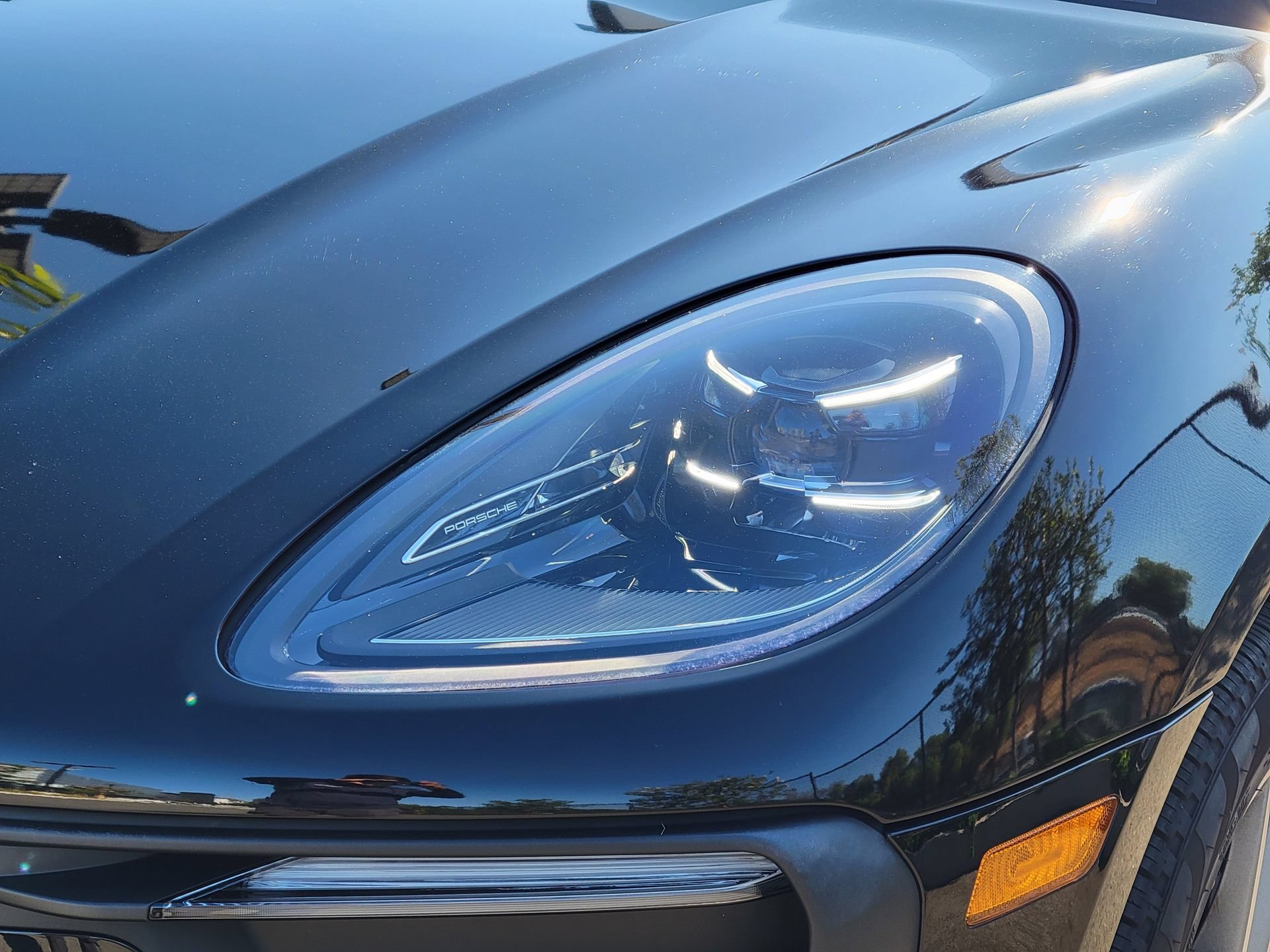 Certified 2024 Porsche Macan AWD/4WD image 36