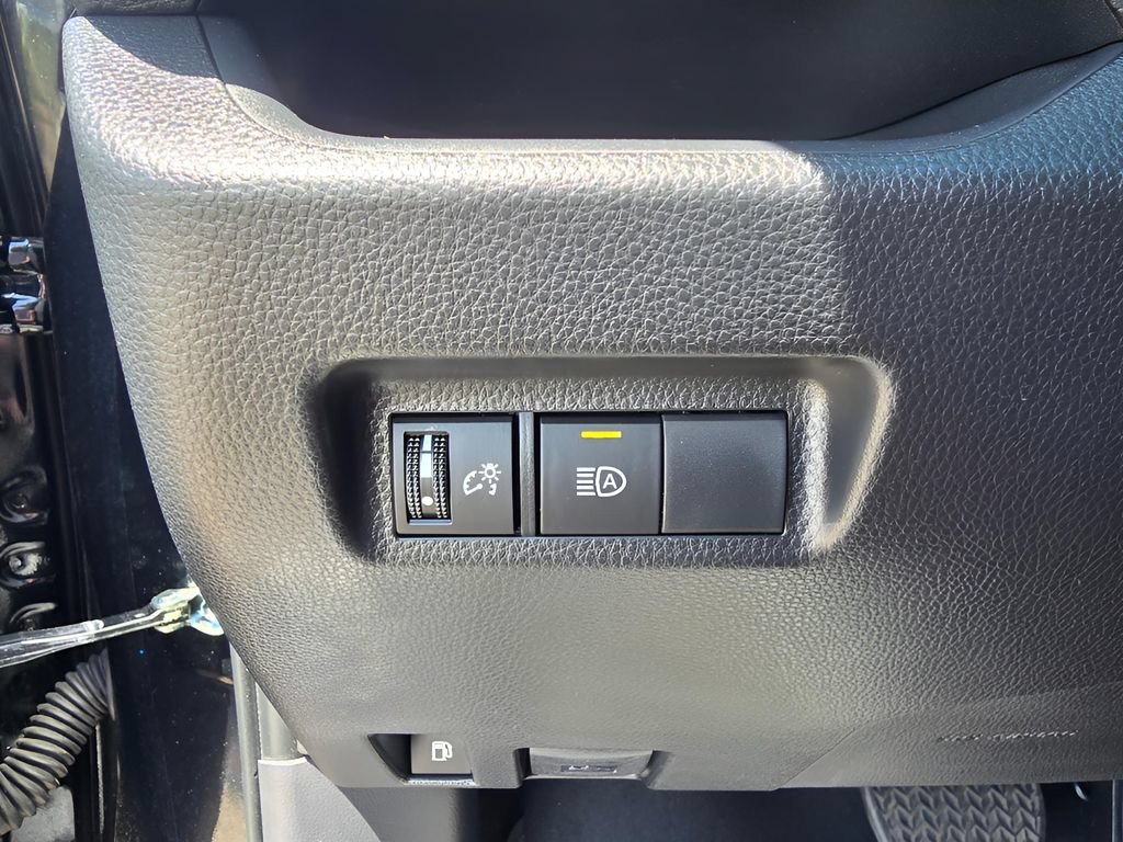 Used 2025 Toyota RAV4 LE AWD/4WD image 21