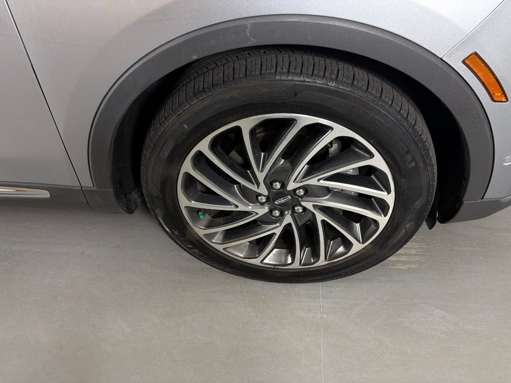 Used 2020 Lincoln Nautilus Reserve FWD image 10