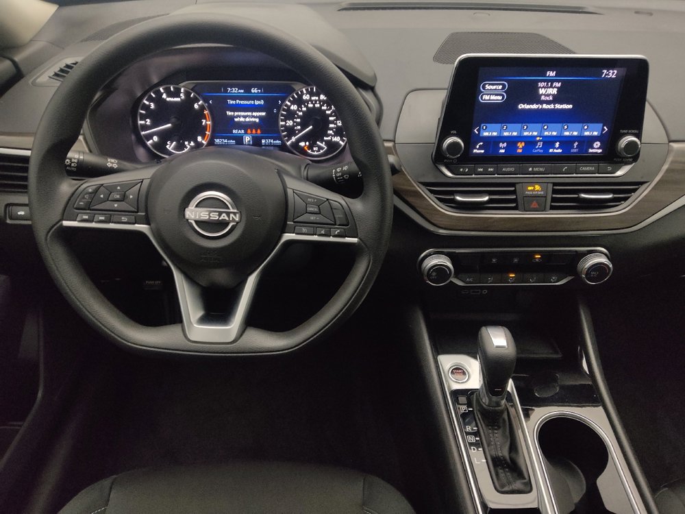 Used 2024 Nissan Altima 2.5 SV image 22