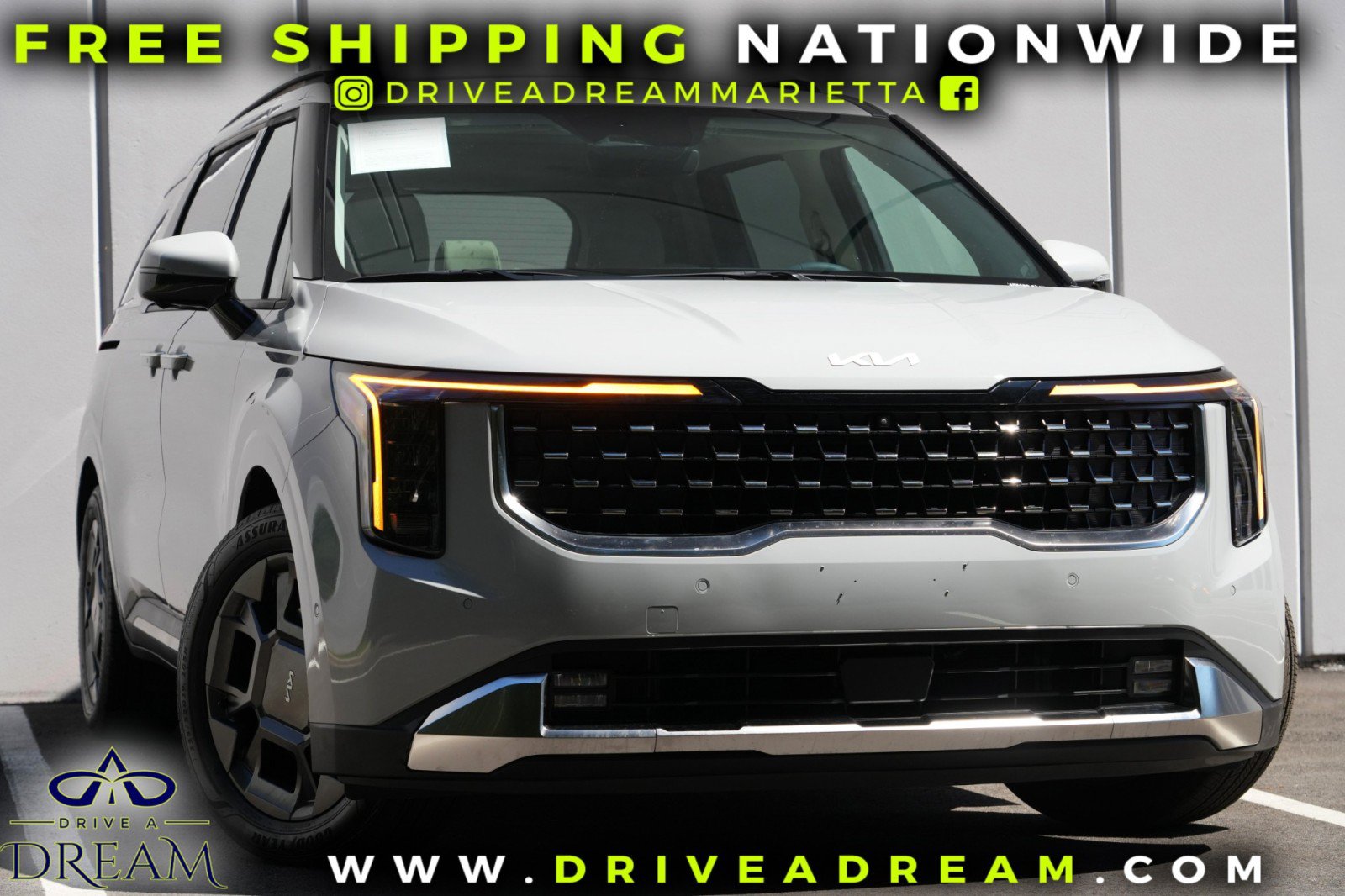 Used 2025 Kia Carnival SX FWD image 2