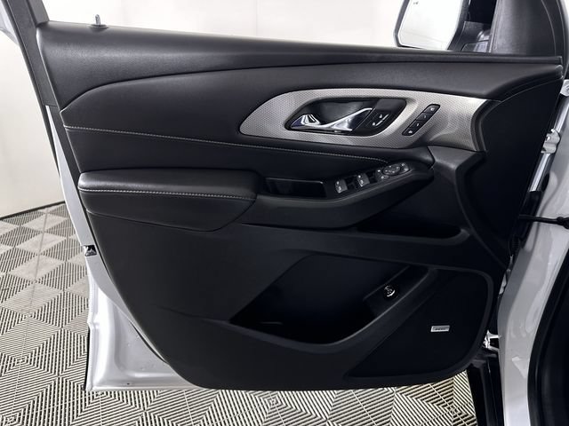 Used 2023 Chevrolet Traverse Premier w/ Redline Edition FWD image 23