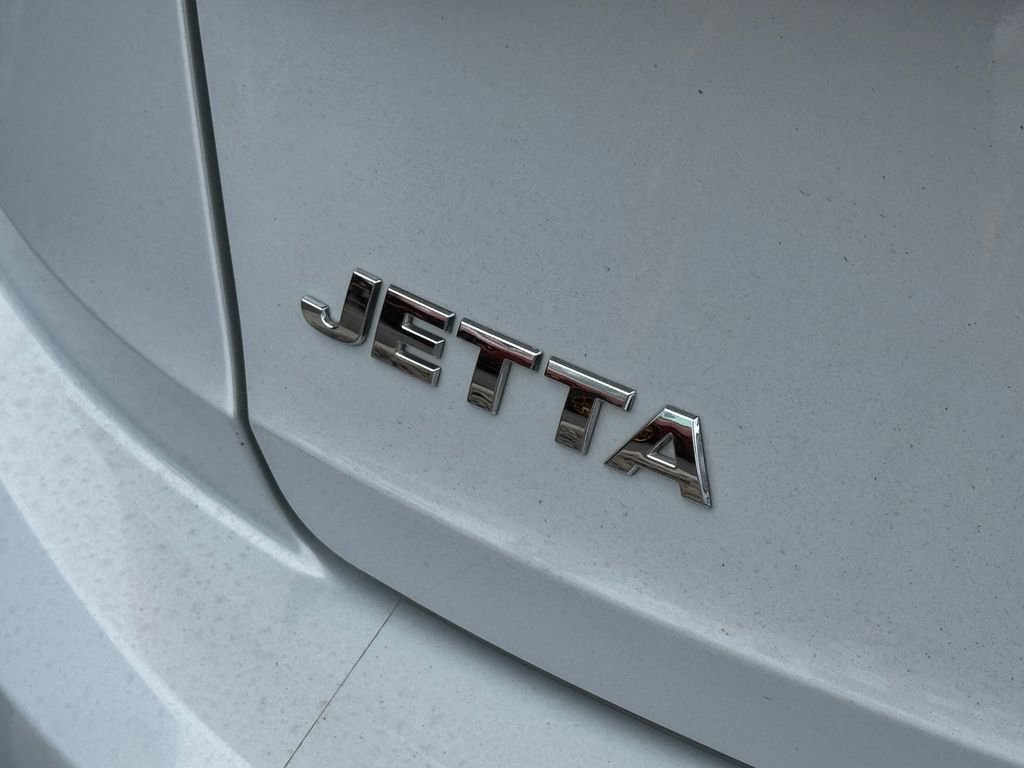 Used 2019 Volkswagen Jetta R-Line w/ R-Line Cold Weather Package FWD image 10