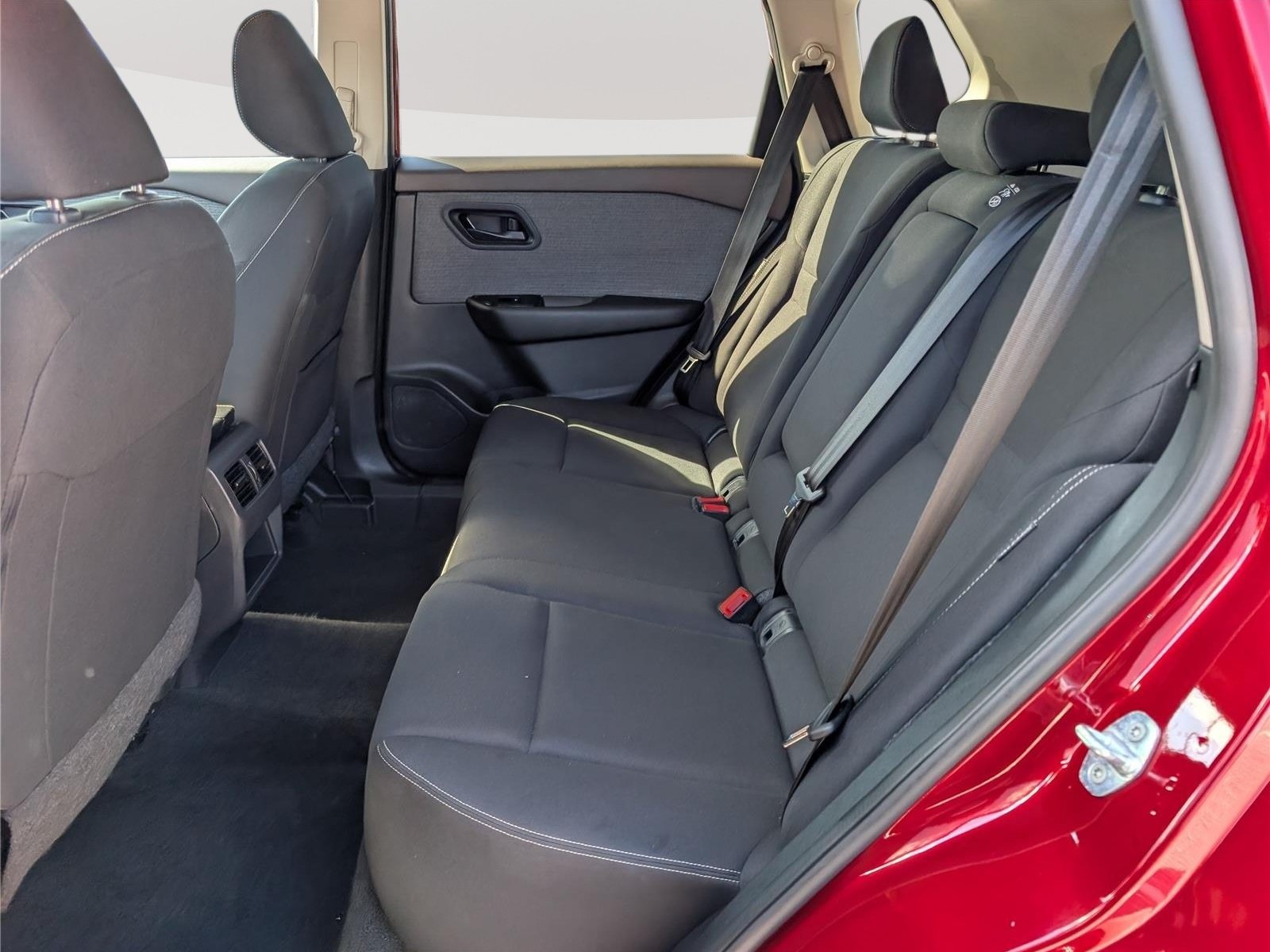 Used 2023 Nissan Rogue S AWD/4WD image 14