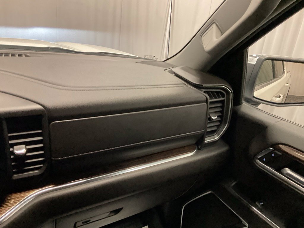 Used 2024 GMC Sierra 1500 SLE w/ Preferred Package AWD/4WD image 29