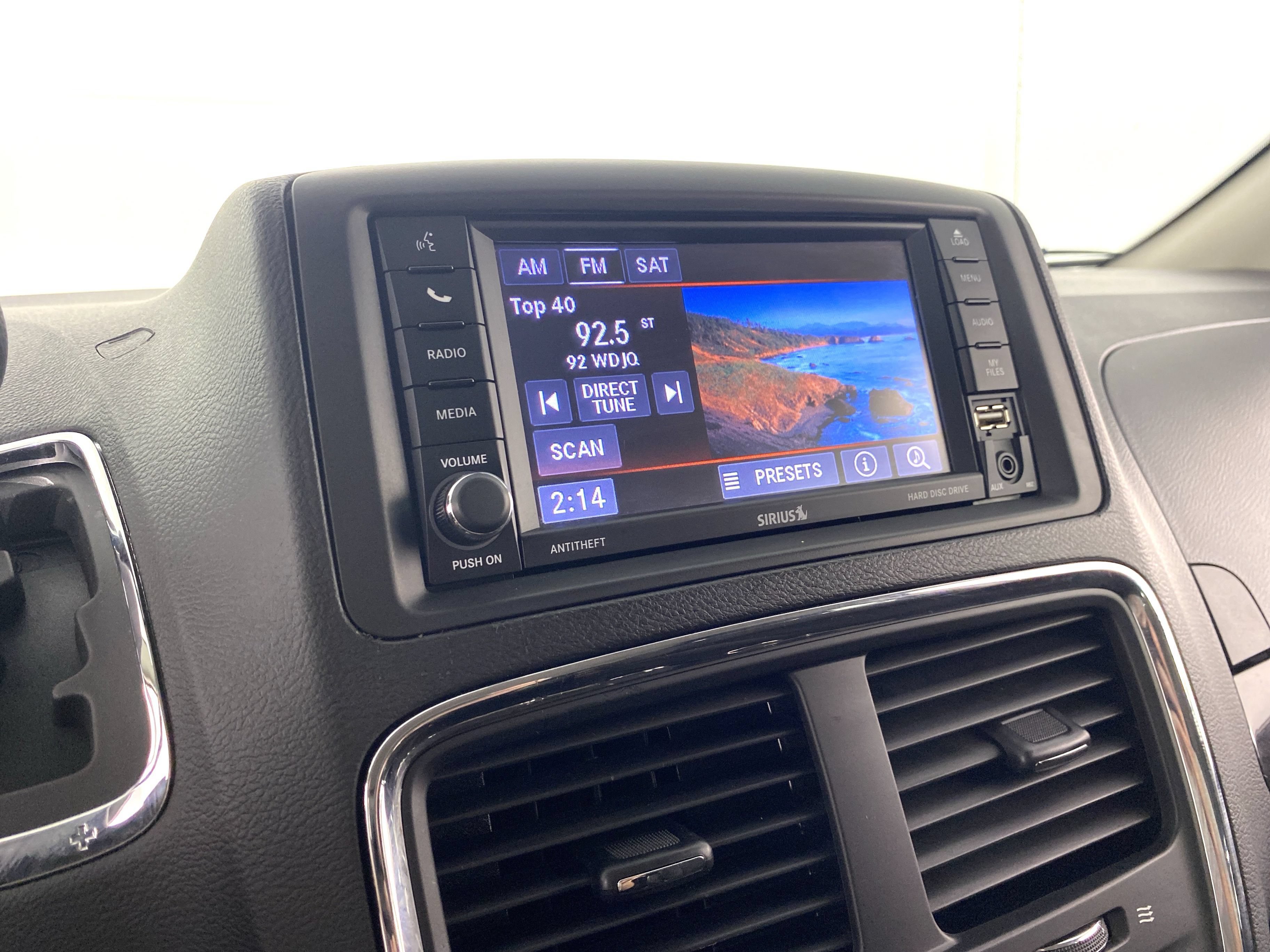 Used 2018 Dodge Grand Caravan SE w/ UConnect Hands-Free Group FWD image 27