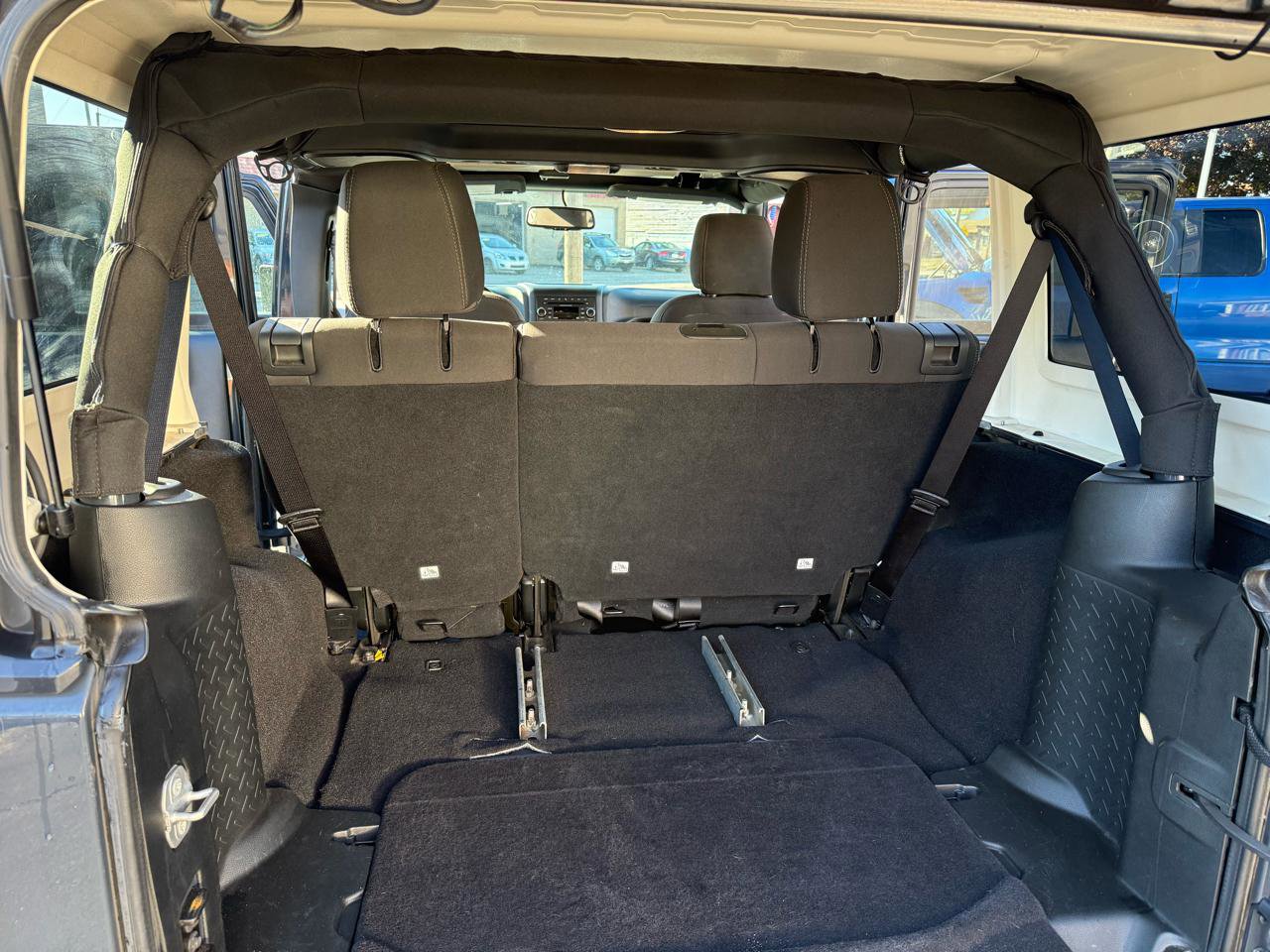 Used 2018 Jeep Wrangler Unlimited Rubicon w/ Connectivity Group AWD/4WD image 38
