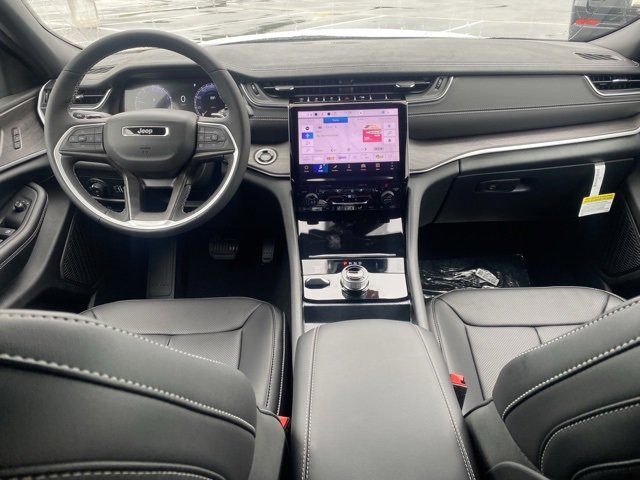 New 2025 Jeep Grand Cherokee L Limited w/ Luxury Tech Group II image 35