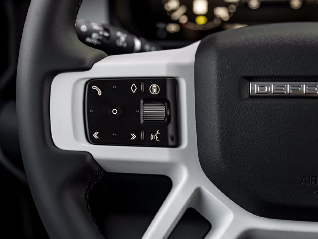 New 2026 Land Rover Defender 110 X-Dynamic SE AWD/4WD image 21