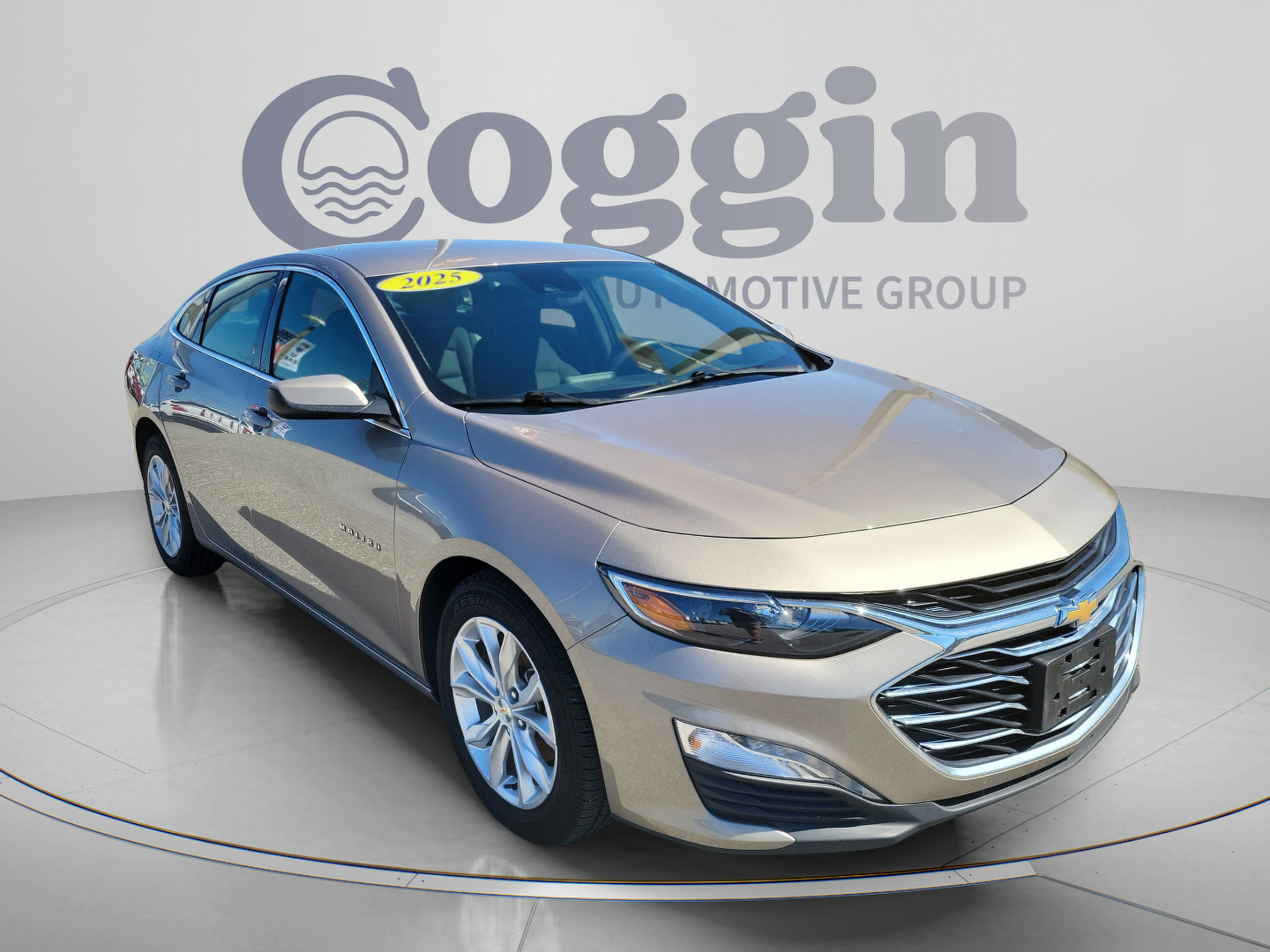 Used 2025 Chevrolet Malibu LT FWD image 4