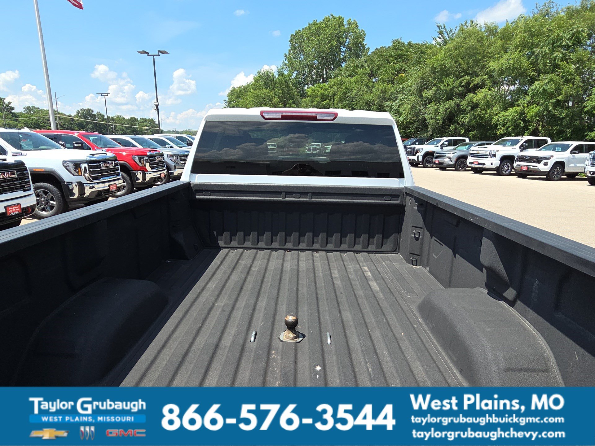 Used 2025 Chevrolet Silverado 3500 LT w/ Convenience Package AWD/4WD image 8