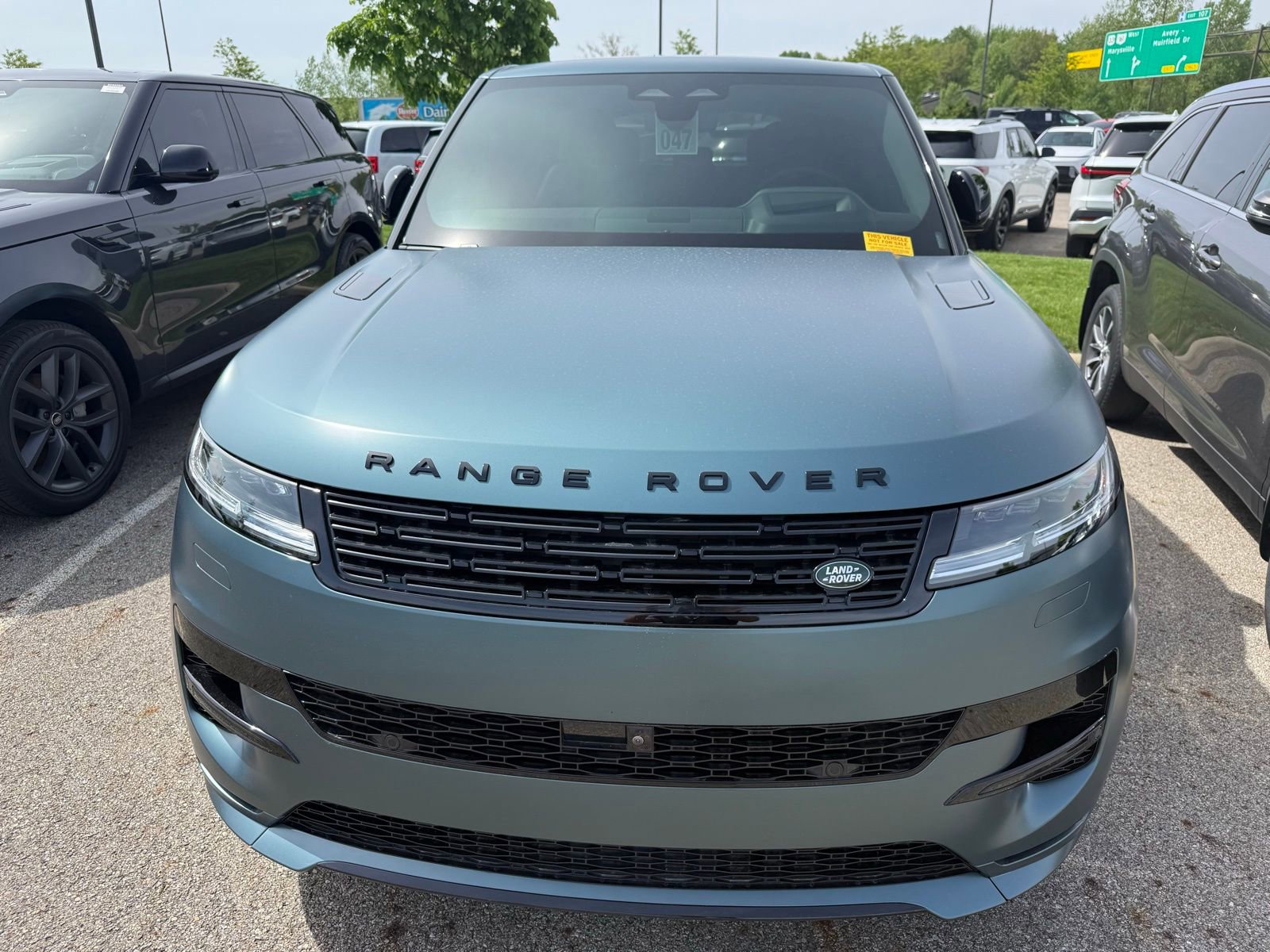 Used 2024 Land Rover Range Rover Sport Dynamic SE AWD/4WD image 2