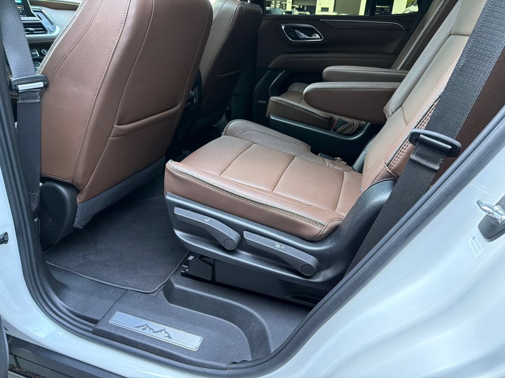 Used 2024 Chevrolet Tahoe High Country AWD/4WD image 21