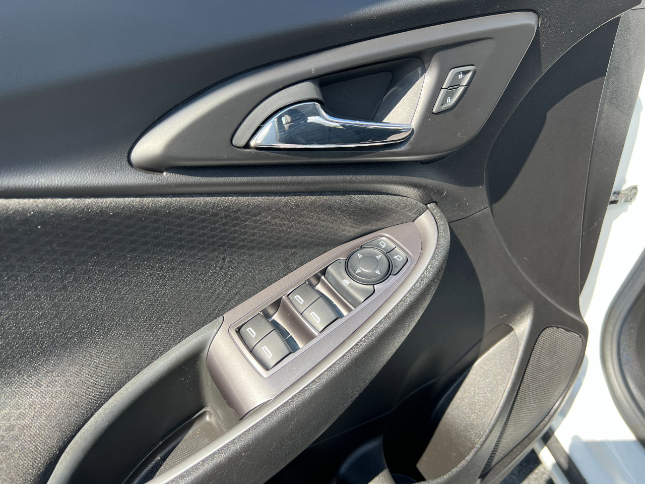 Used 2020 Chevrolet Malibu LS image 28