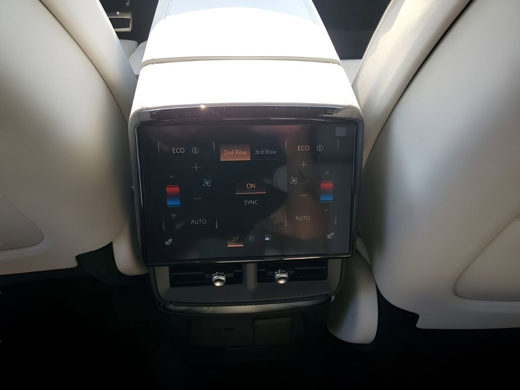 New 2026 Cadillac Vistiq Sport w/ LPO, Floor Liner Package image 21