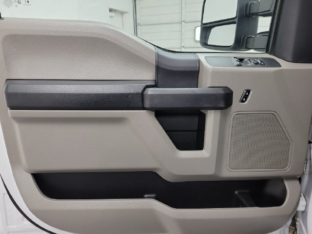 Used 2022 Ford F350 XL w/ Power Equipment Group AWD/4WD image 10