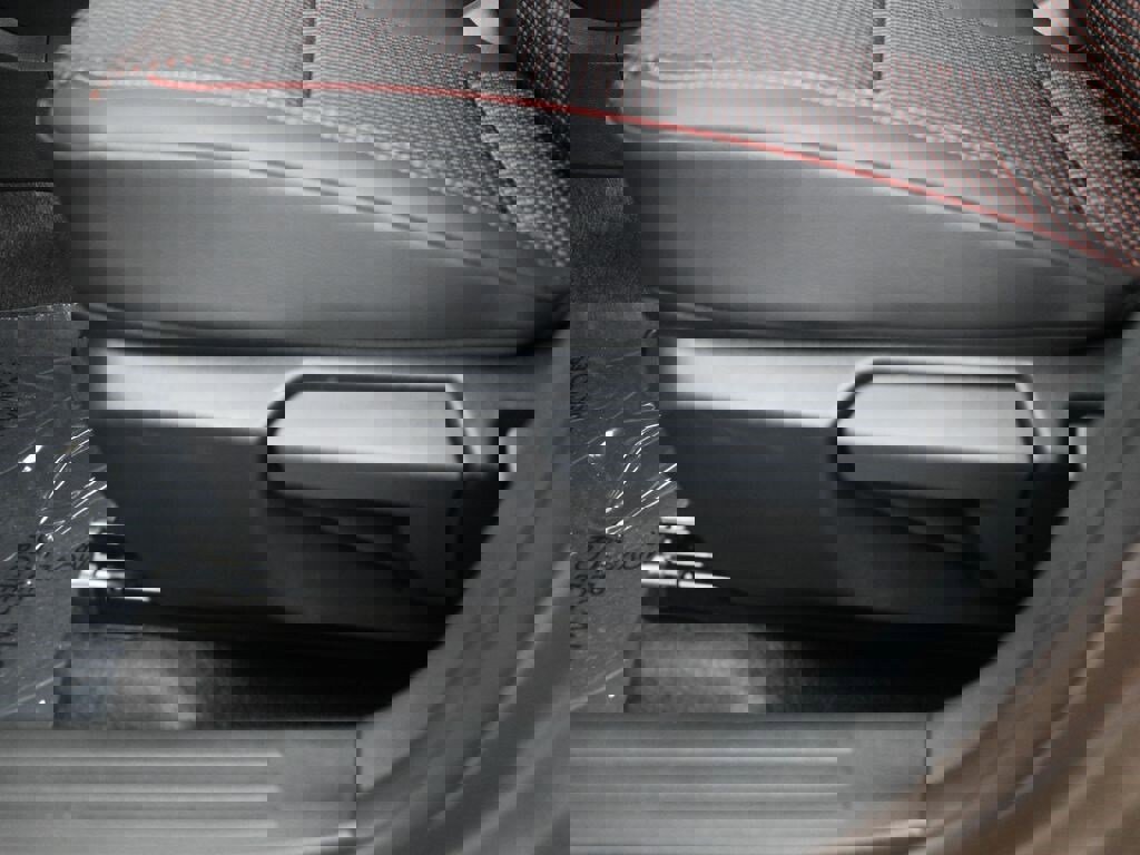 New 2026 Nissan Kicks SR image 12