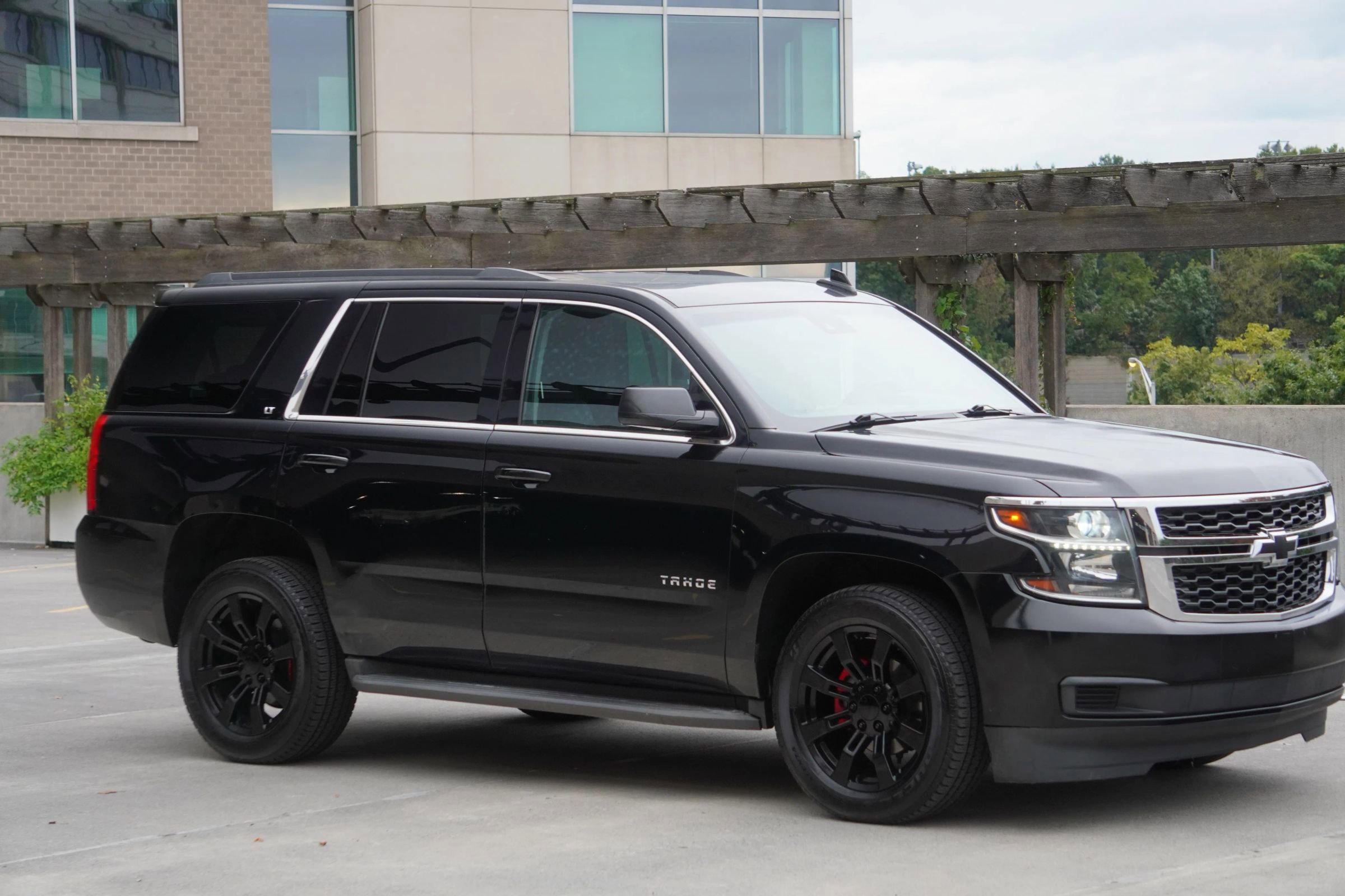 Used 2017 Chevrolet Tahoe LT image 25