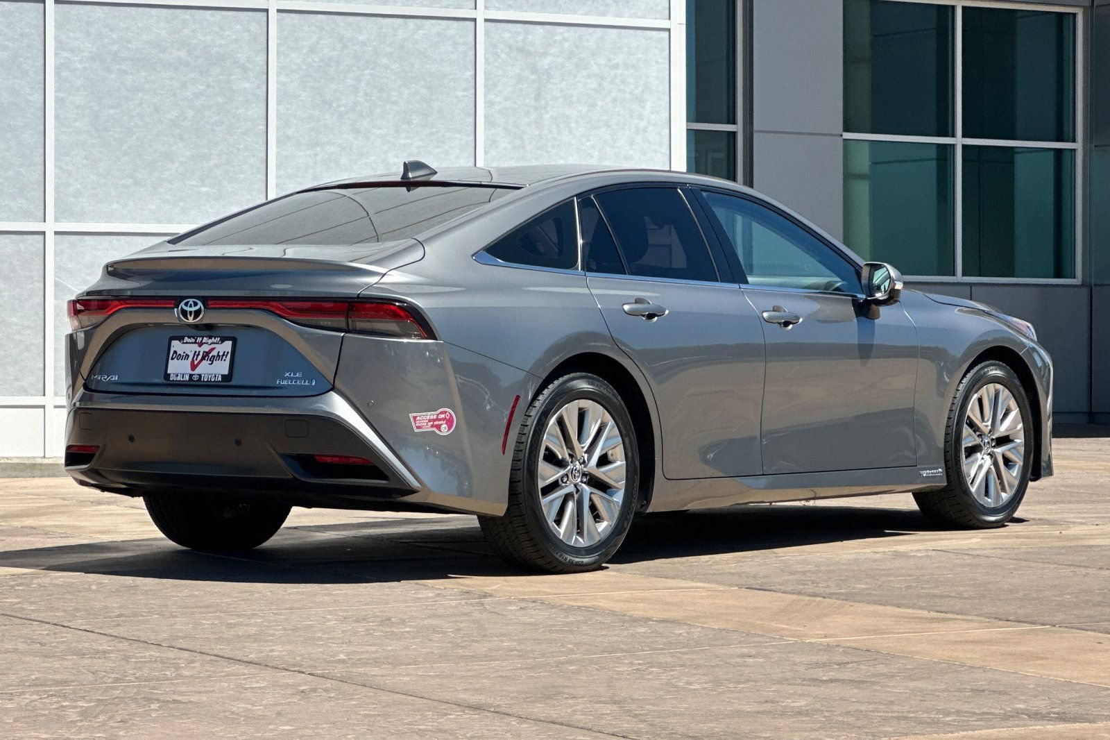 Certified 2023 Toyota Mirai w/ Advanced Technology Package RWD image 4