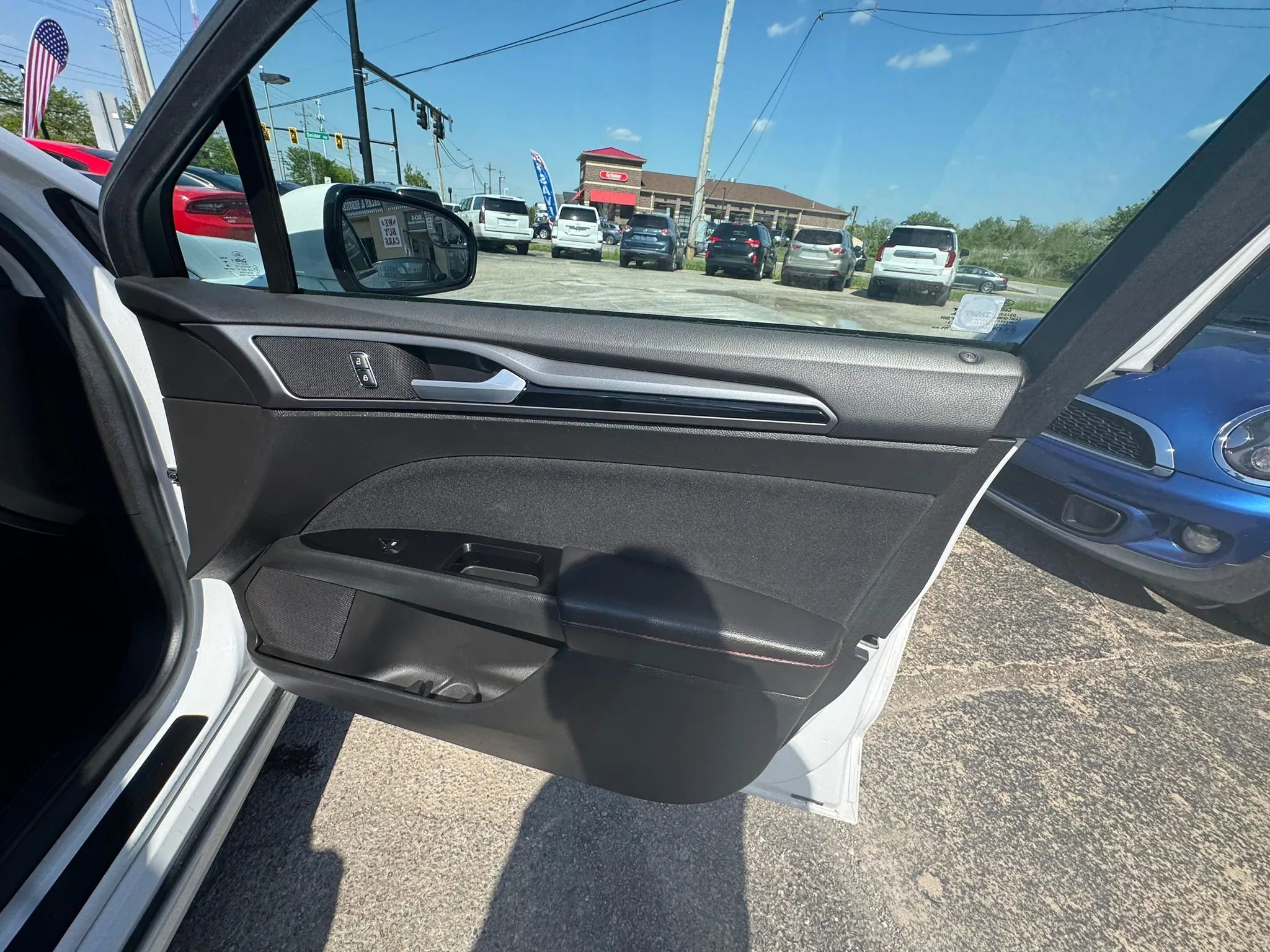 Used 2014 Ford Fusion SE w/ Equipment Group 201A FWD image 23