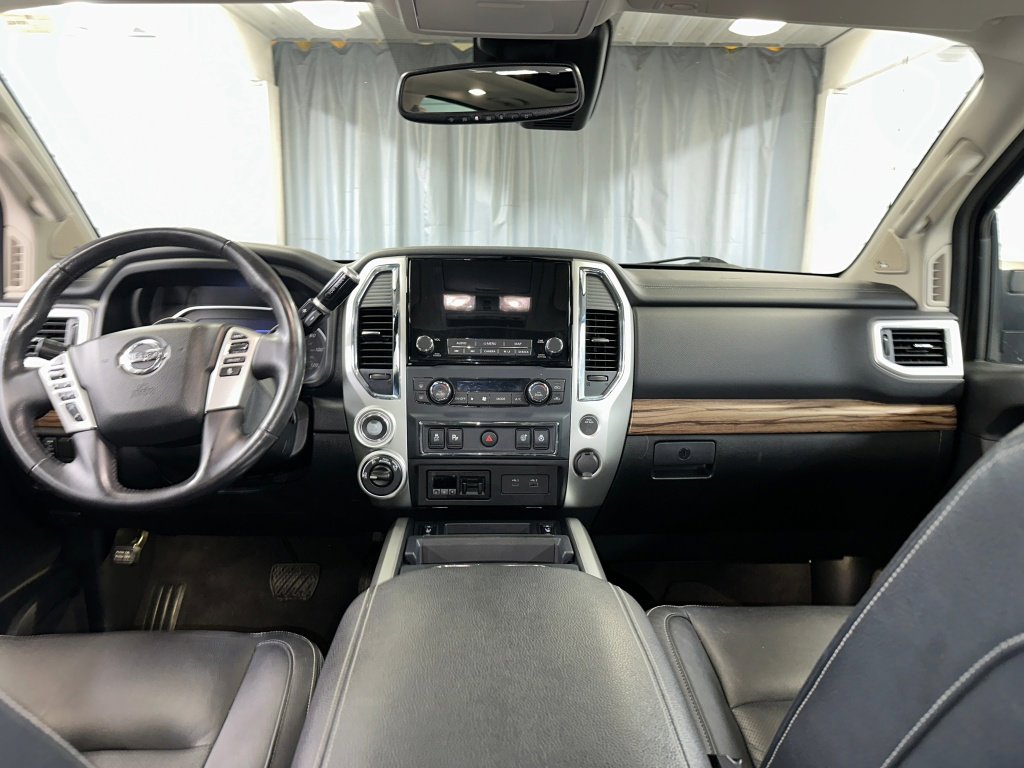 Used 2021 Nissan Titan SL w/ Moonroof Package image 31