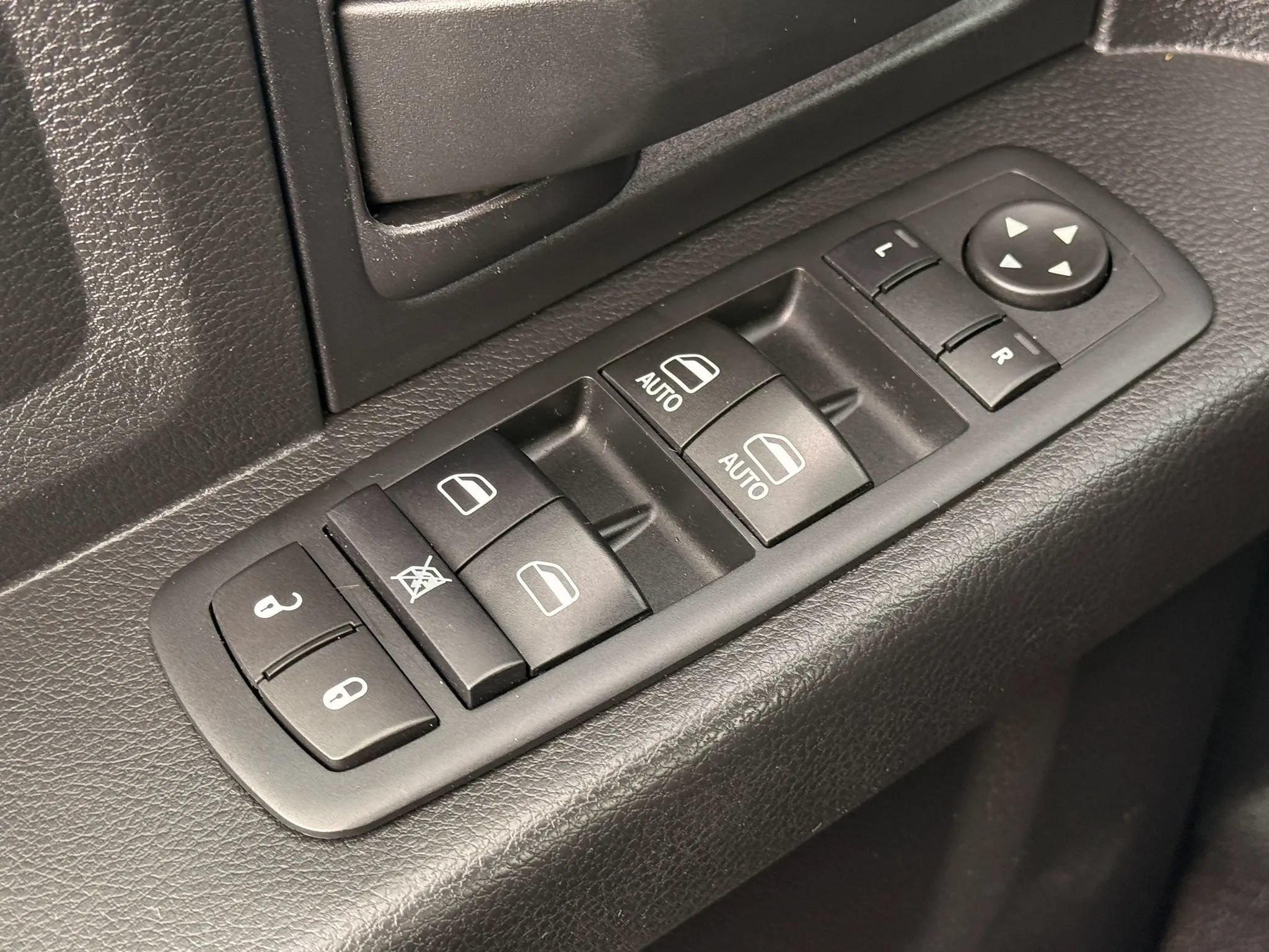 Used 2017 RAM 1500 Express AWD/4WD image 22