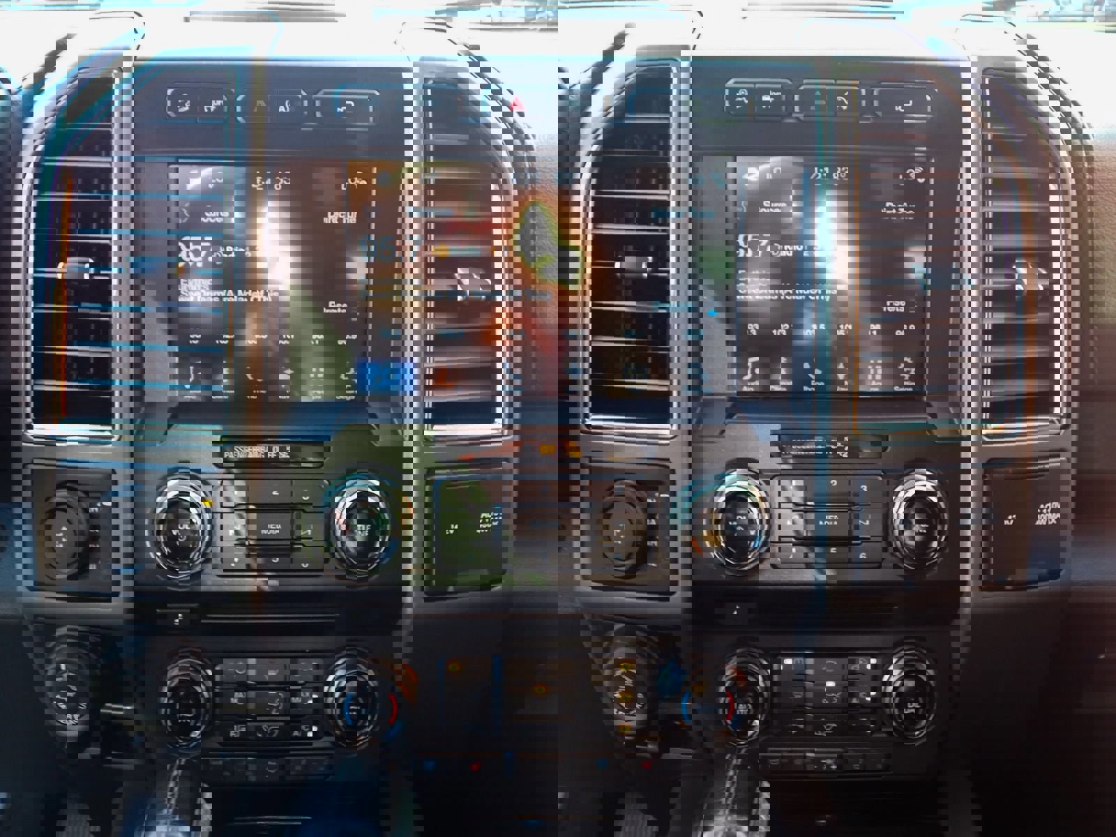 Used 2017 Ford F150 Raptor w/ Equipment Group 802A Luxury image 18