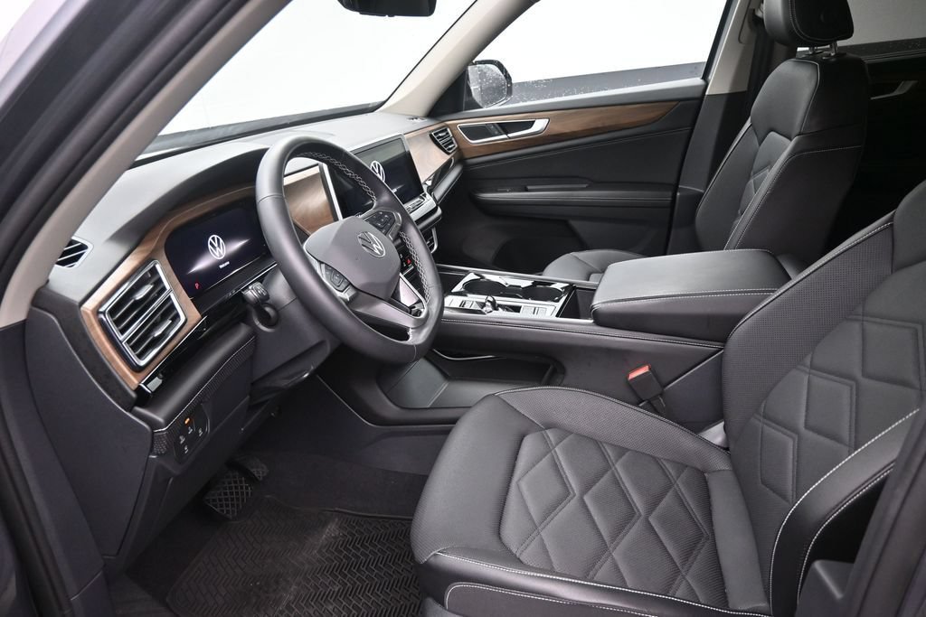 Used 2024 Volkswagen Atlas SE FWD image 11