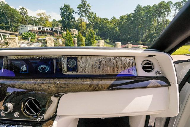 Used 2020 Rolls-Royce Phantom Sedan RWD image 37