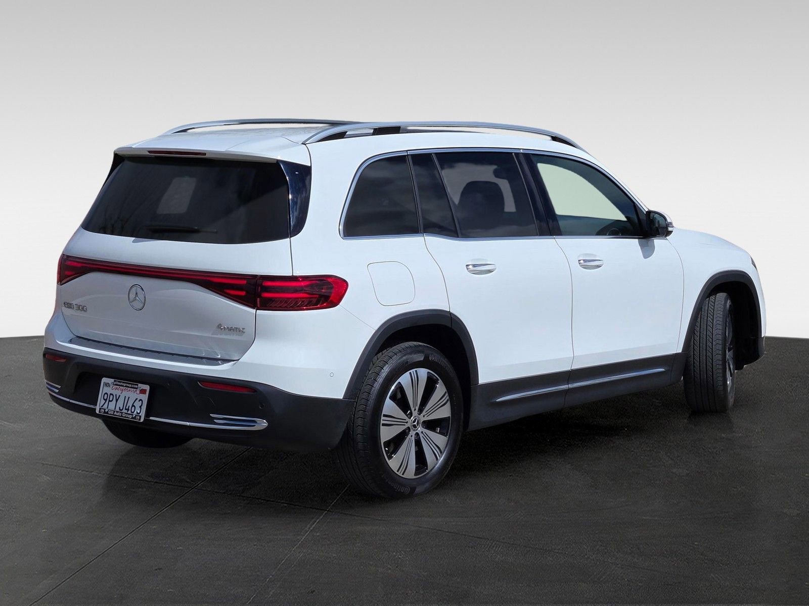 Used 2024 Mercedes-Benz EQB 300 4MATIC image 4