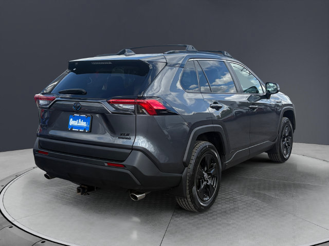 Used 2021 Toyota RAV4 XLE w/ Convenience Package AWD/4WD image 5
