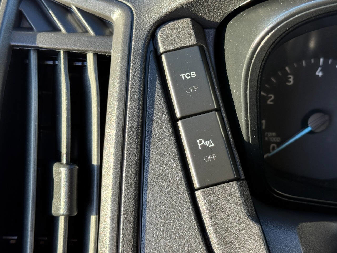 Used 2018 Ford Transit 250 130 Medium Roof image 15