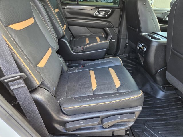 Used 2023 GMC Yukon AT4 w/ AT4 Premium Package AWD/4WD image 30