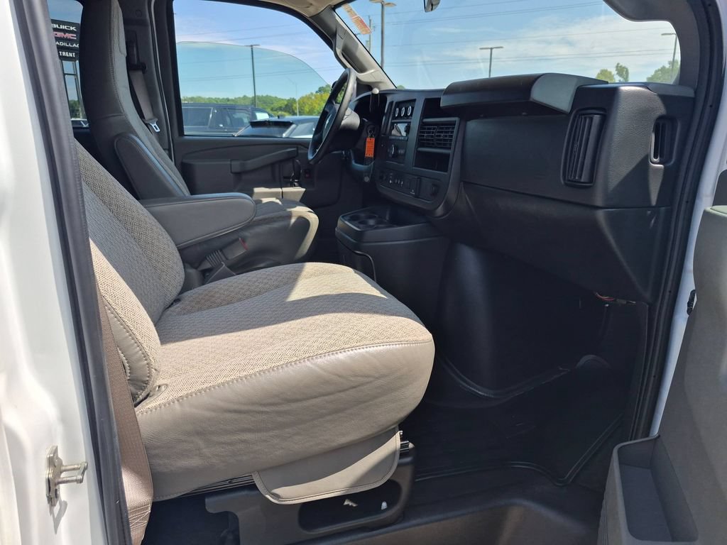 Used 2023 Chevrolet Express 3500 LT w/ LT Preferred Equipment Group RWD image 21