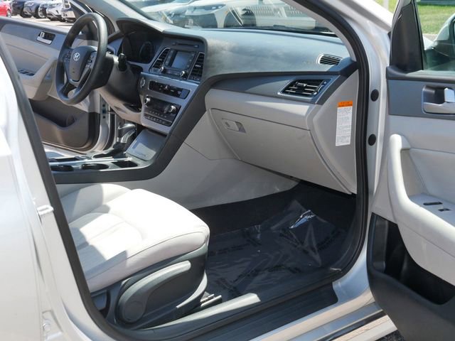 Used 2016 Hyundai Sonata SE FWD image 19